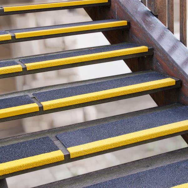 Anti Slip - GFK mit abriebsbeständiger Anti-Rutsch-Beschichtung